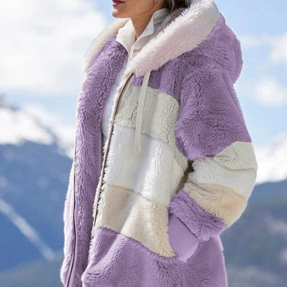 Gepolsterter Kontrastmantel für eine raffinierte Wärme 